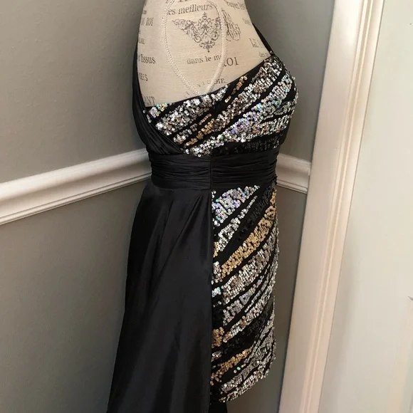 NEW COLORS SZ 4 BLACK SATIN SILVER GOLD SEQUIN ONE SHOULDER DRESS WITH TRAIN - Picture 7 of 15